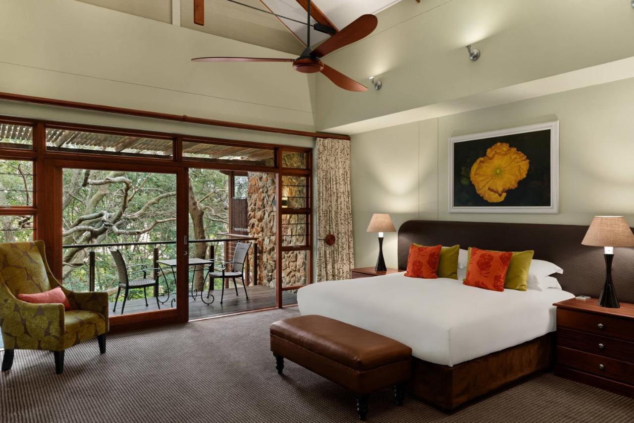 Irene Country Lodge, Autograph Collection Centurion Exterior photo A bedroom at the Taj Bengal