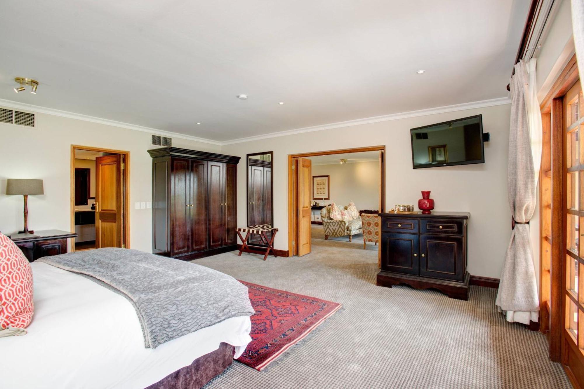 Irene Country Lodge, Autograph Collection Centurion Exterior photo A bedroom at the Oyster Box